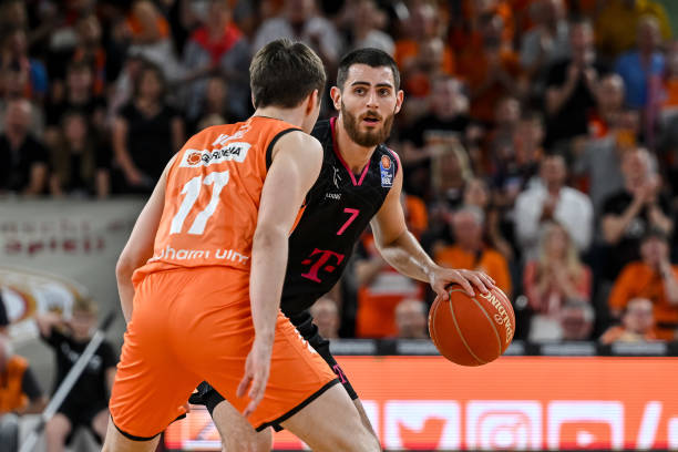 两端都保持 两端都保持