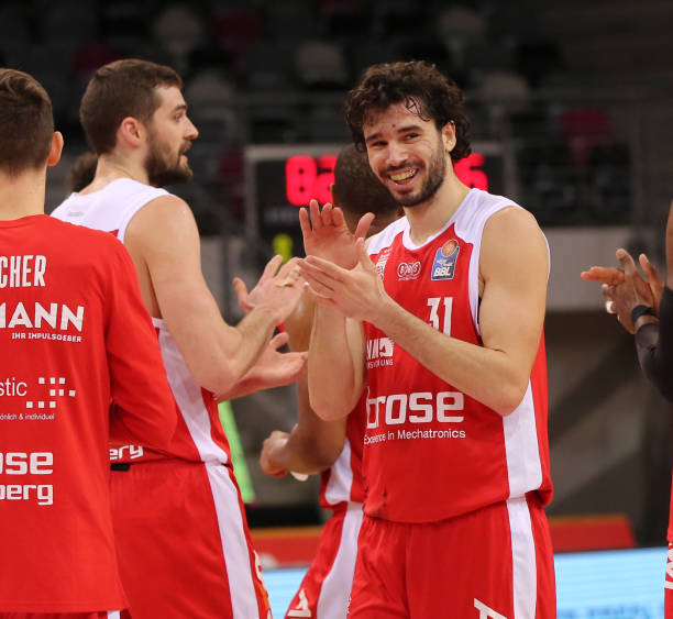 两端都保持 两端都保持