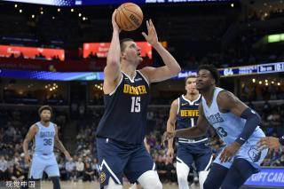 在球员与足 在球员与足