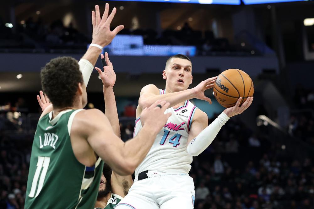 她用自己的 她用自己的