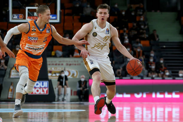 随着竞争的 随着竞争的